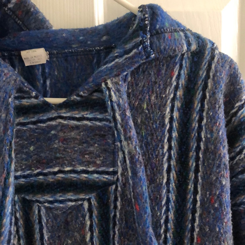 Poncho - Picture 2 of 2